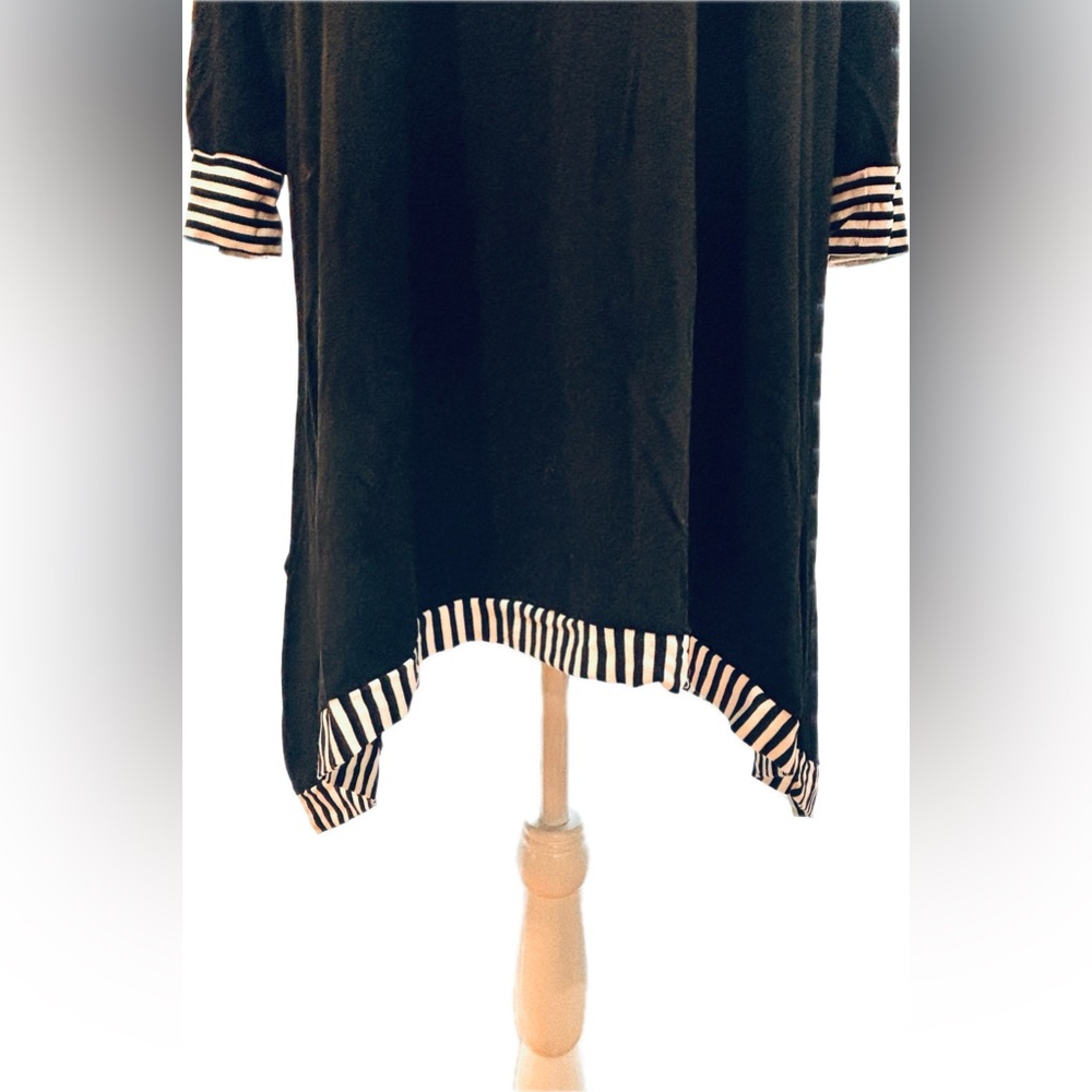 Avenue Long-sleeved Casual Dress - Picture 6 of 9